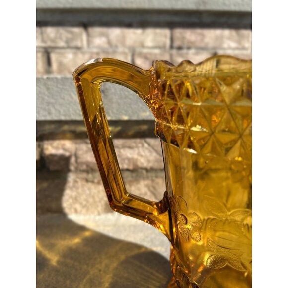 Vintage Early American Pattern Brown Glass Pitcher - Picture 6 of 10